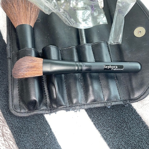 New Sephora Professional Set of 3 Makeup Brushes with Roll Up Carrying Case - Picture 6 of 8